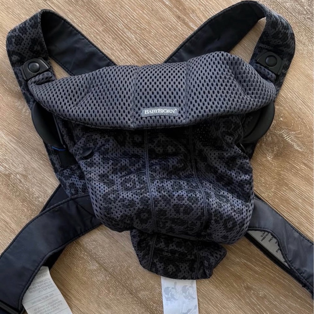 BabyBjörn Black Carrier
